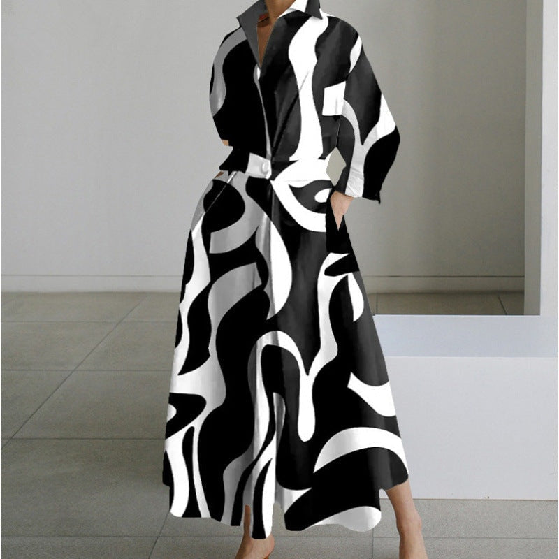 Alora Kragen-Maxikleid mit Wickeloptik und Zeitungsprint