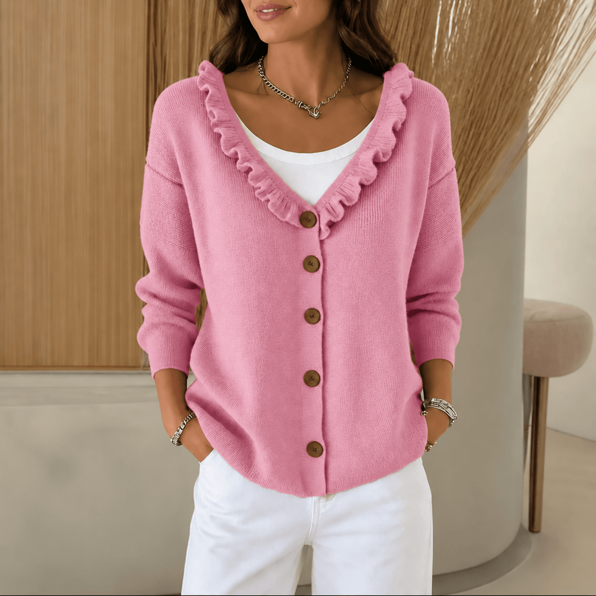 Rüschenkragen-Strickjacke aus weichem Feinstrick für Damen