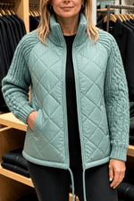 Damen Steppjacke mit Strickbesatz an Bund Ärmeln und Kragen im Patchwork-Design