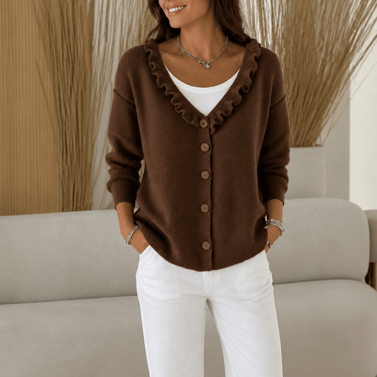 Rüschenkragen-Strickjacke aus weichem Feinstrick für Damen