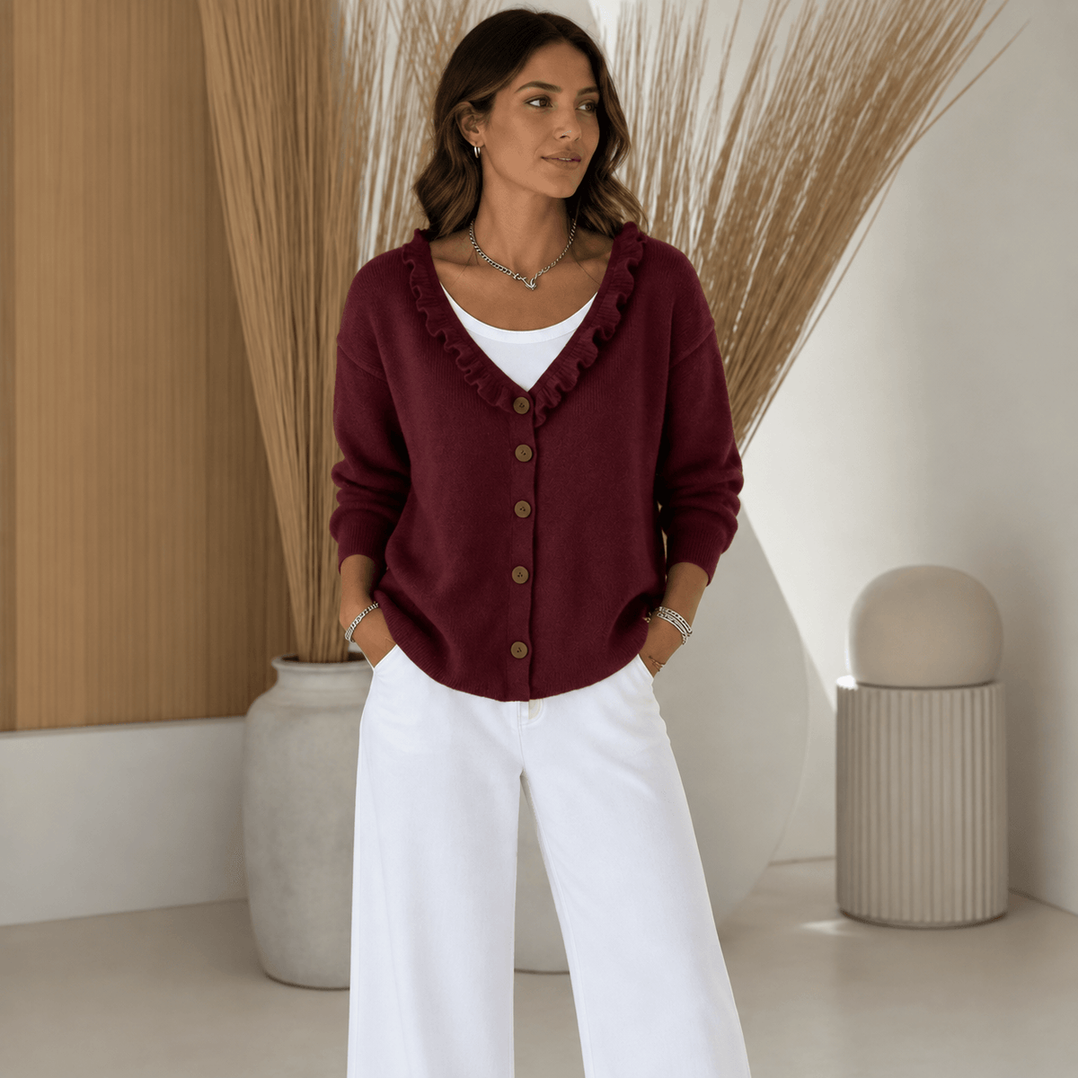 Rüschenkragen-Strickjacke aus weichem Feinstrick für Damen