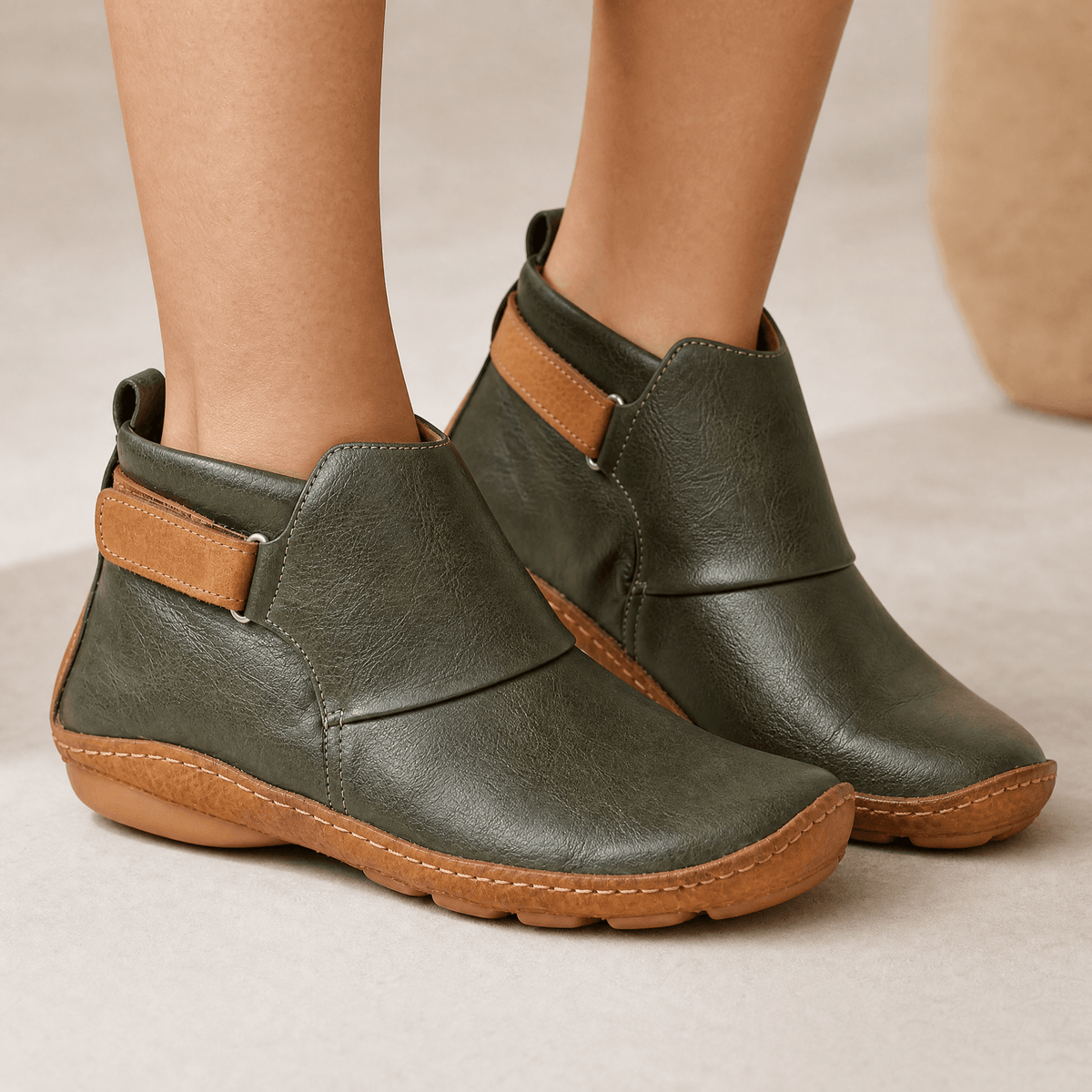Solena Verstellbare Damen Stiefeletten mit extra weiter Zehenbox