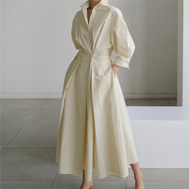 Alora Kragen-Maxikleid mit Wickeloptik und Zeitungsprint