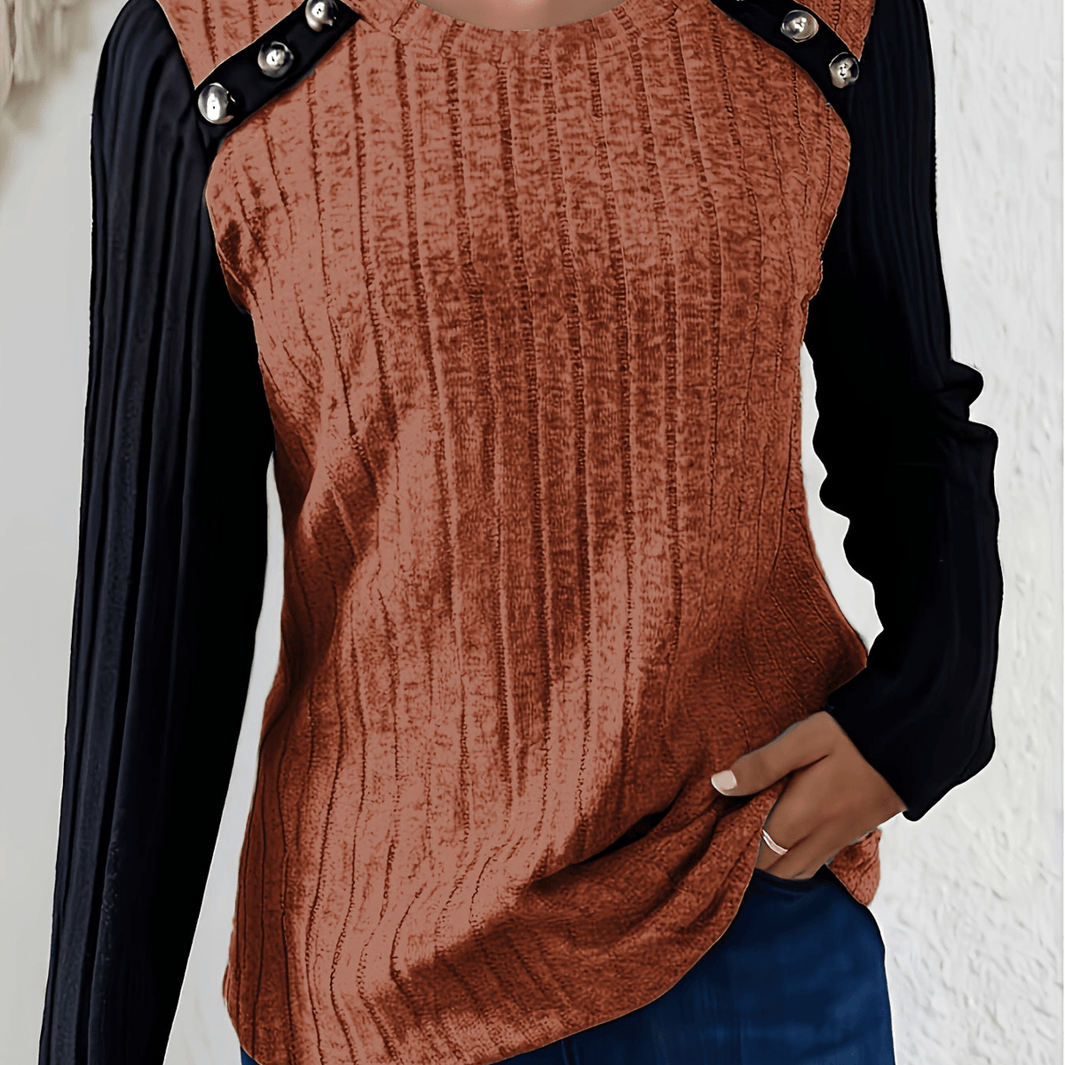 Damen Pullover Langarmshirt mit Kontrastärmeln und Knopfdetail am Rundhals