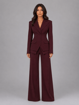 Taillierter Damen-Zweiteiler mit Blazer und weiter Stoffhose