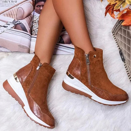 Damen Keil-Stiefeletten mit Kroko-Print und Seitenreissverschluss