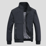 Winddichte Herrenjacke aus Mischgewebe mit Stehkragen und sicheren Taschen