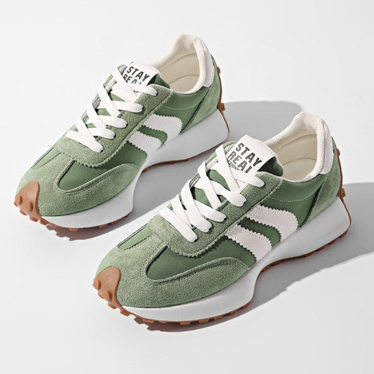 Damen Plateau-Sneaker aus Veloursleder mit Retro-Streifen bequem