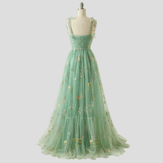 Besticktes Tüll-Ballkleid mit Blumenmuster für die Weihnachtsfeier