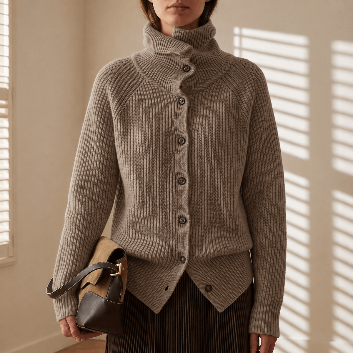 Antiparos Wollstrickjacke mit Wasserfallkragen und Knopfleiste für Damen