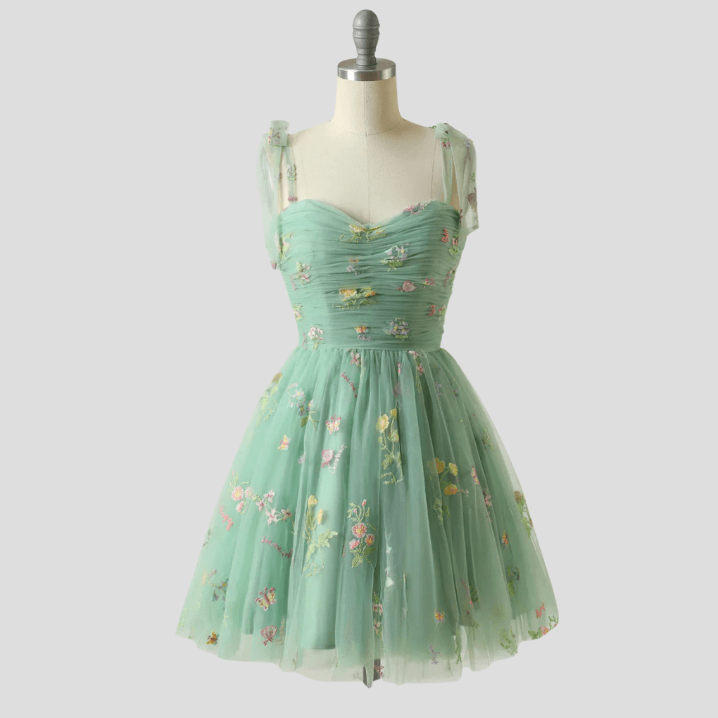 Besticktes Tüll-Ballkleid mit Blumenmuster für die Weihnachtsfeier