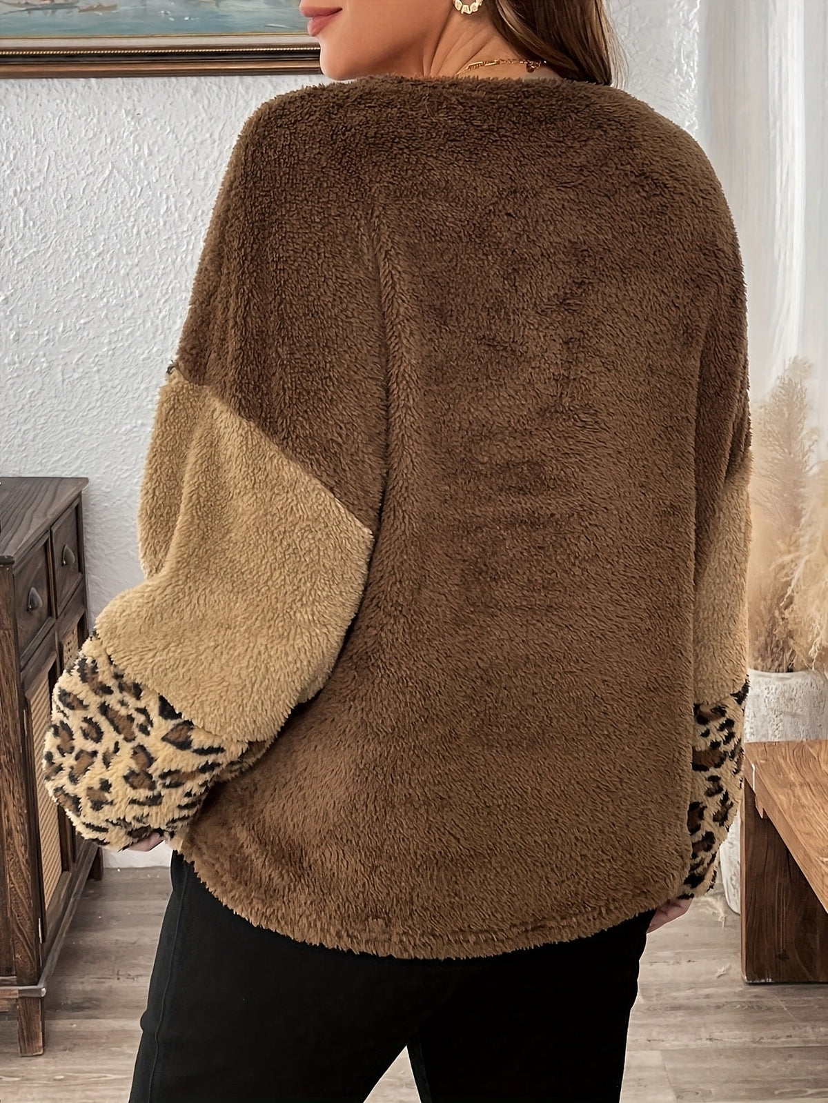 Farbblock Flauschiger Damen-Pullover mit Leopardenmuster und Rundhalsausschnitt