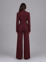 Taillierter Damen-Zweiteiler mit Blazer und weiter Stoffhose