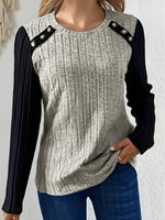 Damen Pullover Langarmshirt mit Kontrastärmeln und Knopfdetail am Rundhals