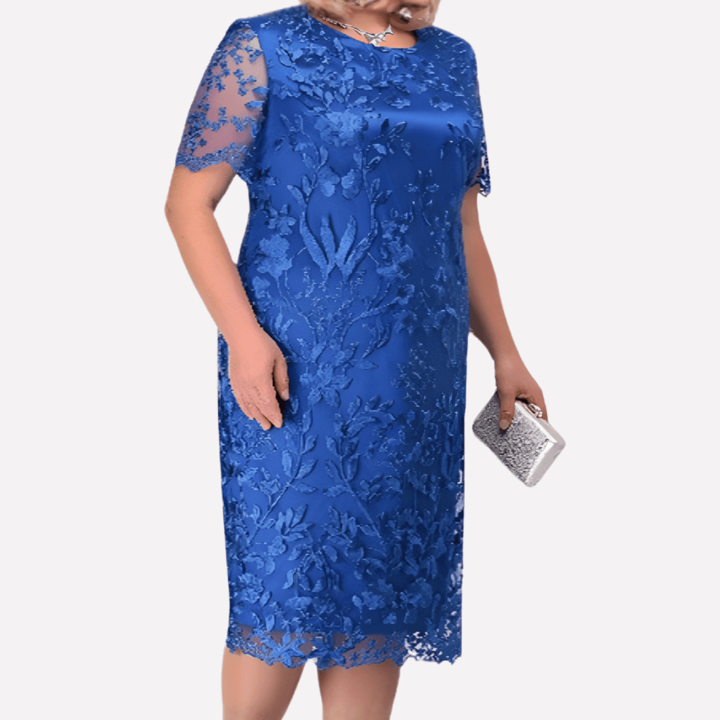 Elegantes Spitzenkleid für Damen in grossen Grössen für den Herbst