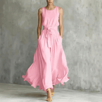 Taillenbetontes Schnürkleid mit fliessendem Rock für den Herbst