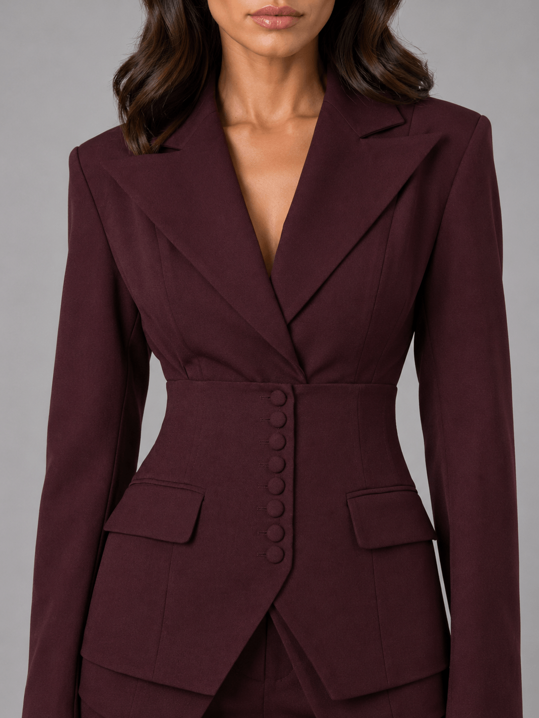 Taillierter Damen-Zweiteiler mit Blazer und weiter Stoffhose