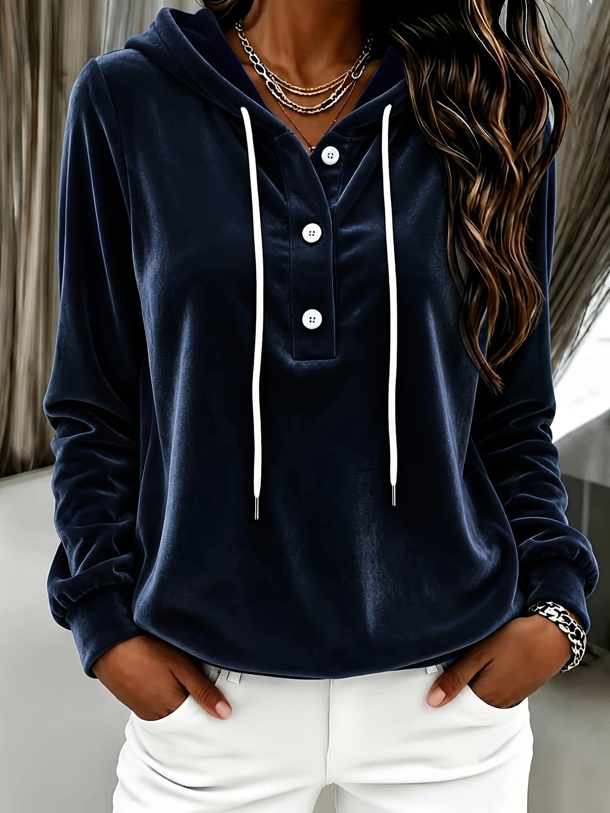 Damen Kapuzenshirt aus Samt mit Knopfleiste und Kordelzug