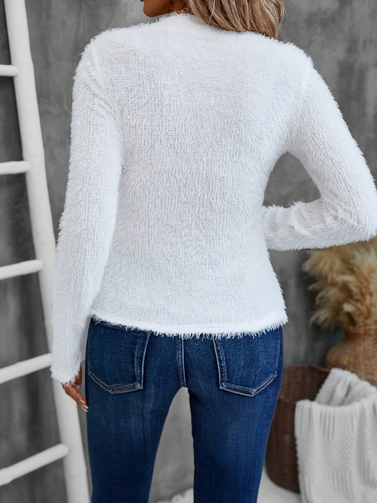 Flauschiger Damen-Norwegerpullover in Weiss mit Stehkragen und Langarm