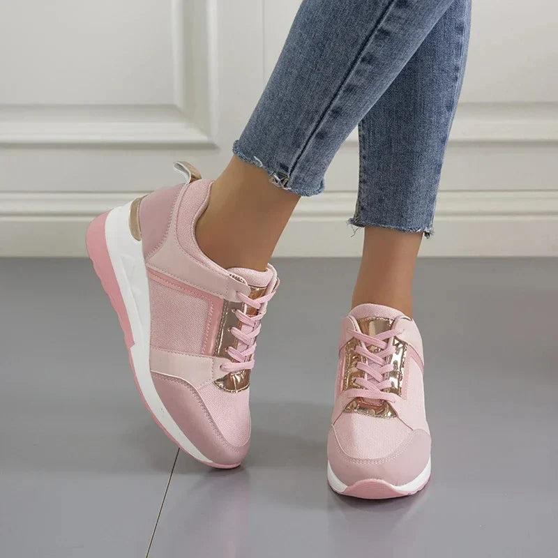 Bequeme Damen Sneaker mit atmungsaktivem Mesh und Keilsohle