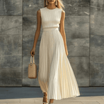 Bernadette Plissiertes Maxikleid für den Herbst mit fliessender Silhouette