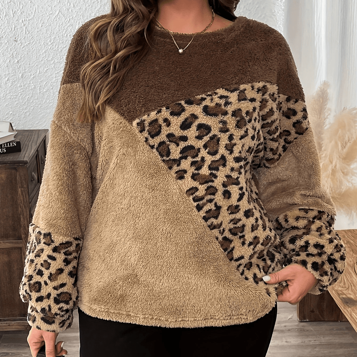 Farbblock Flauschiger Damen-Pullover mit Leopardenmuster und Rundhalsausschnitt