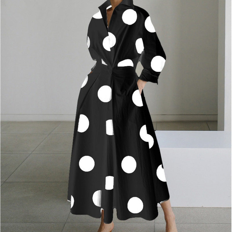 Alora Kragen-Maxikleid mit Wickeloptik und Zeitungsprint