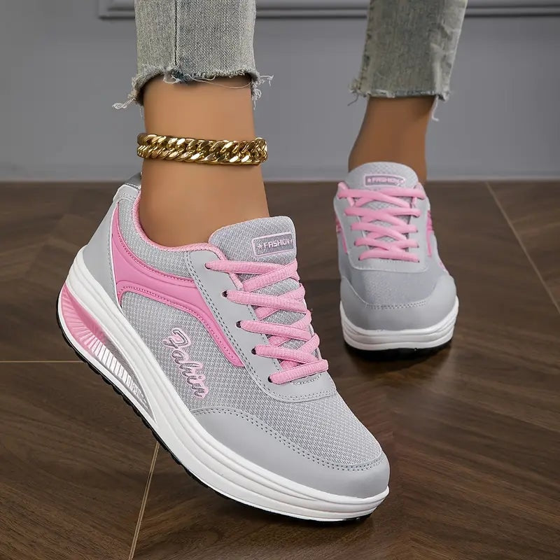 Damen Sneakers mit bequemer Plateau-Sohle und Schnürung
