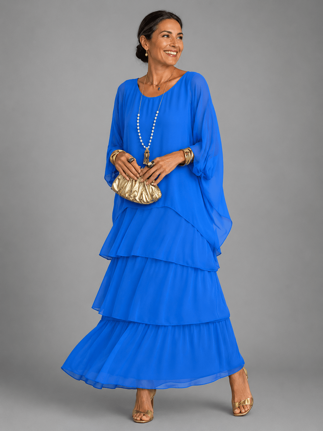 Gestuftes Chiffon-Maxikleid mit Fliessendem Cape-Ärmel und Weitem Schnitt