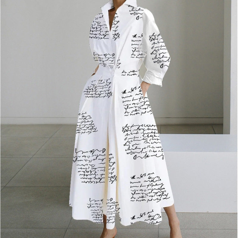 Alora Kragen-Maxikleid mit Wickeloptik und Zeitungsprint