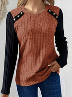 Damen Pullover Langarmshirt mit Kontrastärmeln und Knopfdetail am Rundhals