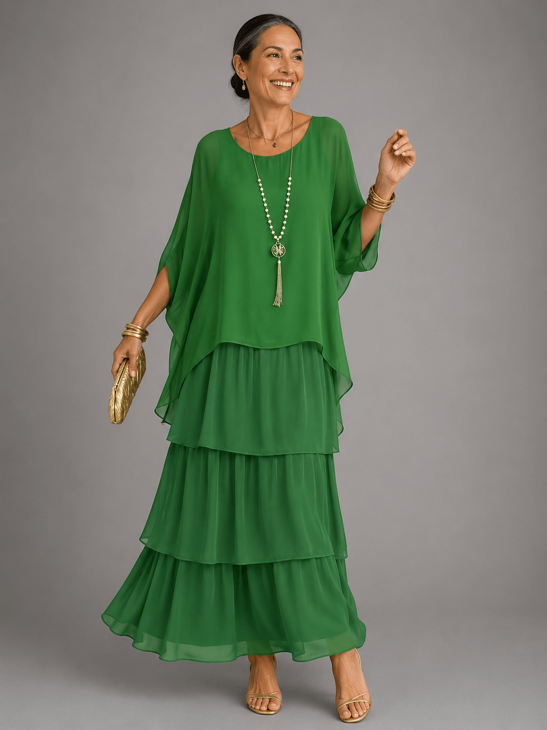 Gestuftes Chiffon-Maxikleid mit Fliessendem Cape-Ärmel und Weitem Schnitt