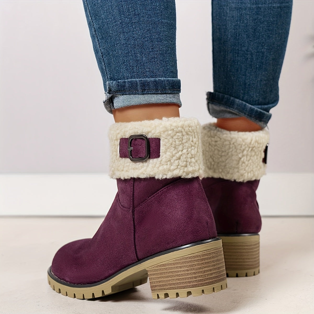 Damen Stiefeletten aus Wildlederimitat mit Plüschrand und Schnallendetail am Blockabsatz