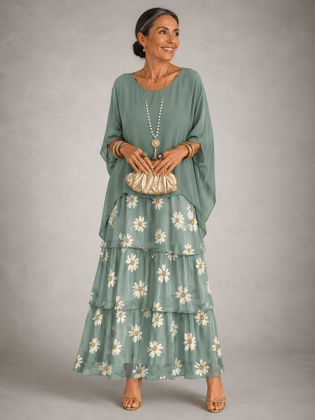 Gestuftes Chiffon-Maxikleid mit Fliessendem Cape-Ärmel und Weitem Schnitt