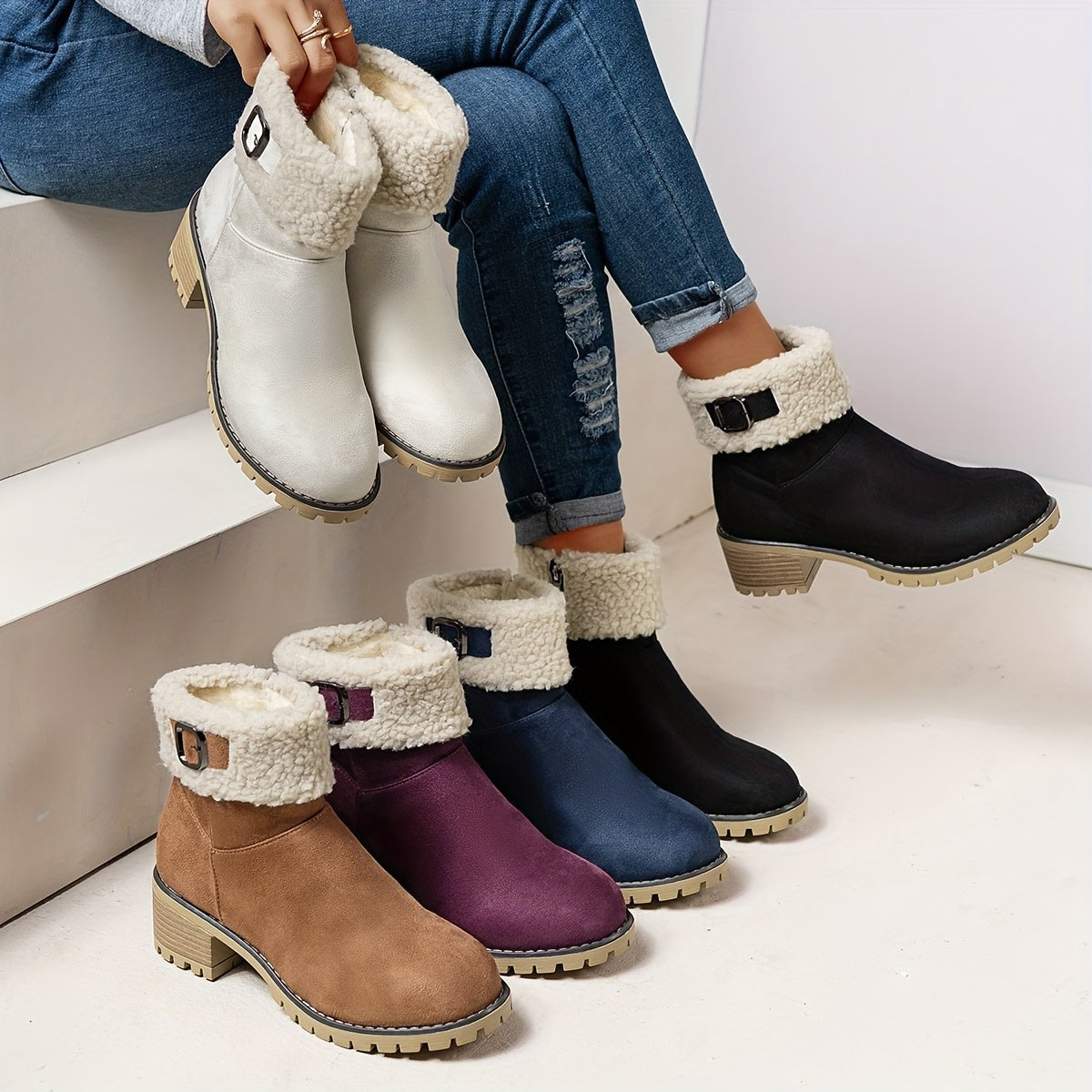 Damen Stiefeletten aus Wildlederimitat mit Plüschrand und Schnallendetail am Blockabsatz