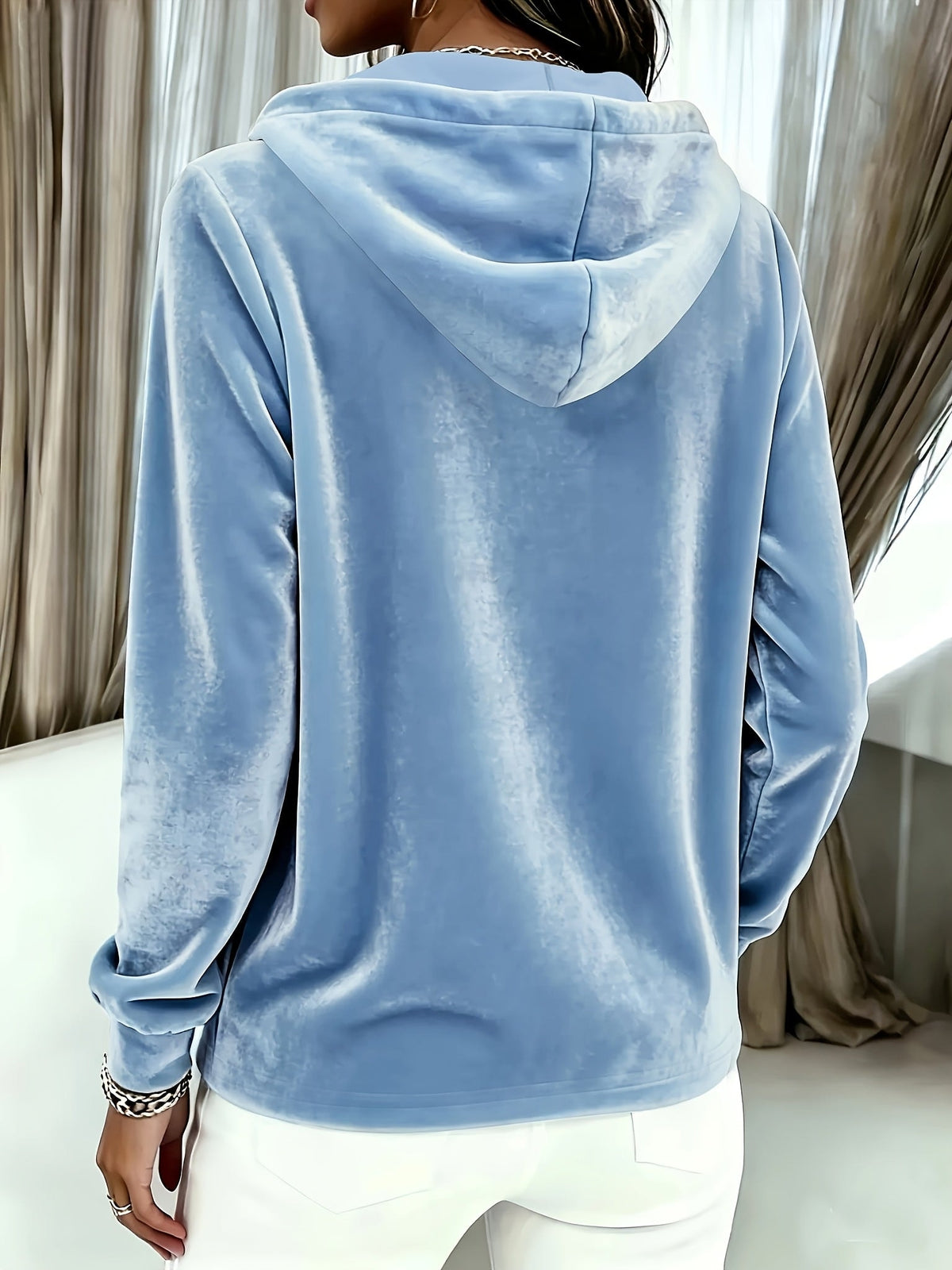 Damen Kapuzenshirt aus Samt mit Knopfleiste und Kordelzug